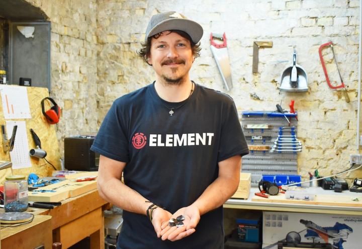 Kieler recycelt Müll zu Plektren 