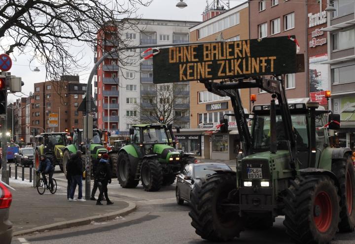 Bauernprotest rollt durch Kiel