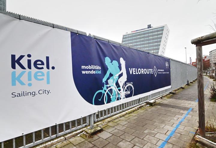 Was sollen die Banner an den Kieler Velorouten?