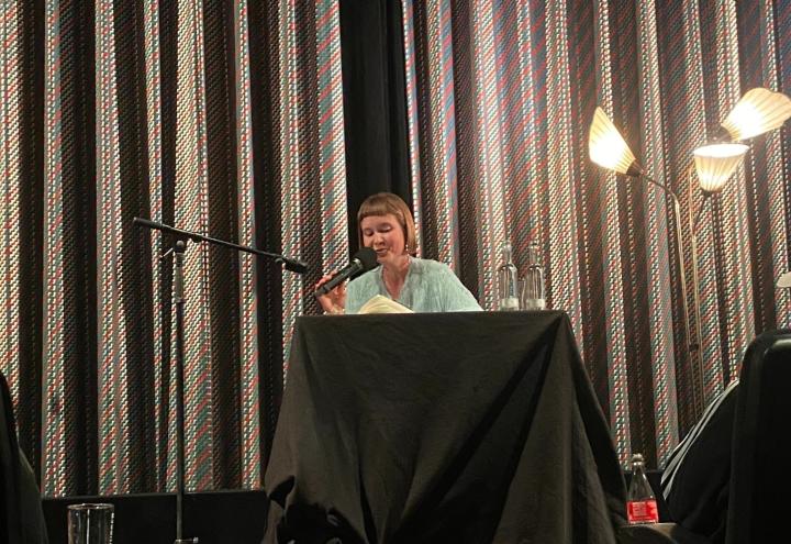 Caroline Wahl in Kiel: Zwischen Bestseller, Benefiz und Begeisterung 
