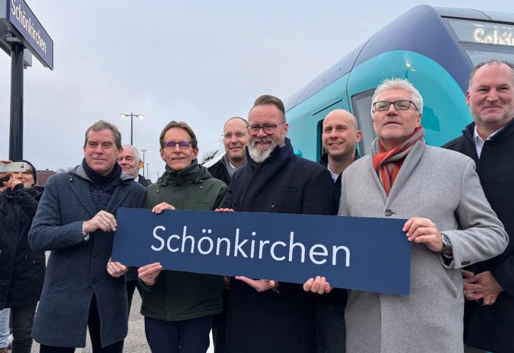 Schönkirchen ist zurück im Bahnnetz 