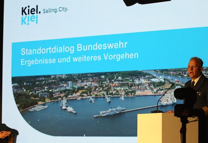 Marine-Beben in der Halle 400: Kiel im Zangengriff der Zeitenwende 